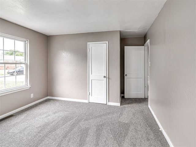 313 E Northrup Street, Midwest City, OK 73110