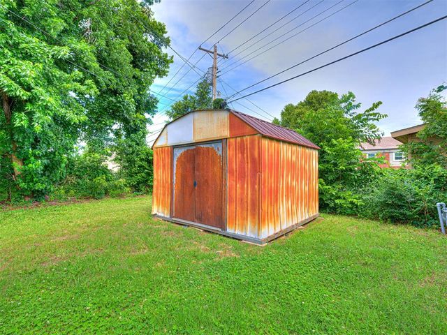313 E Northrup Street, Midwest City, OK 73110