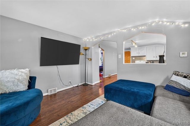 2482 Forest Avenue, Niagara Falls, NY 14301
