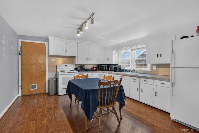 2482 Forest Avenue, Niagara Falls, NY 14301