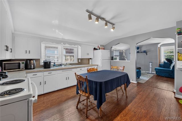 2482 Forest Avenue, Niagara Falls, NY 14301