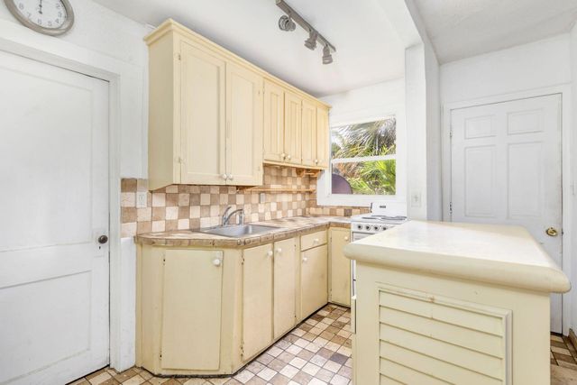 214 Conniston Road, West Palm Beach, FL 33405