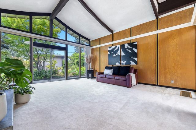 2530 W Wrenwood Avenue, Fresno, CA 93711