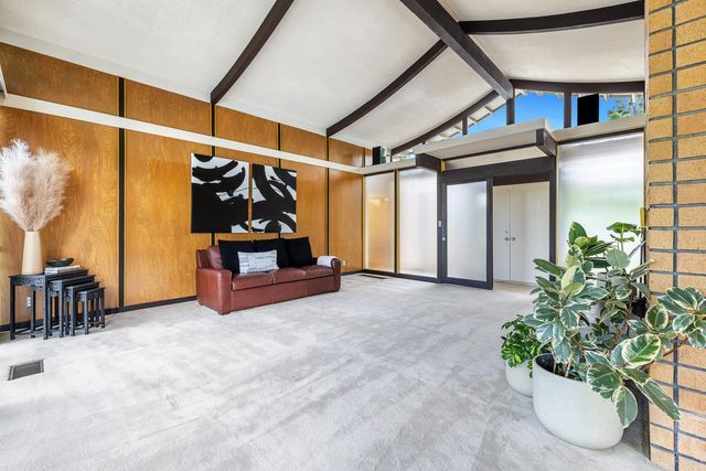 2530 W Wrenwood Avenue, Fresno, CA 93711