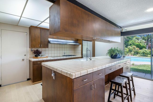 2530 W Wrenwood Avenue, Fresno, CA 93711