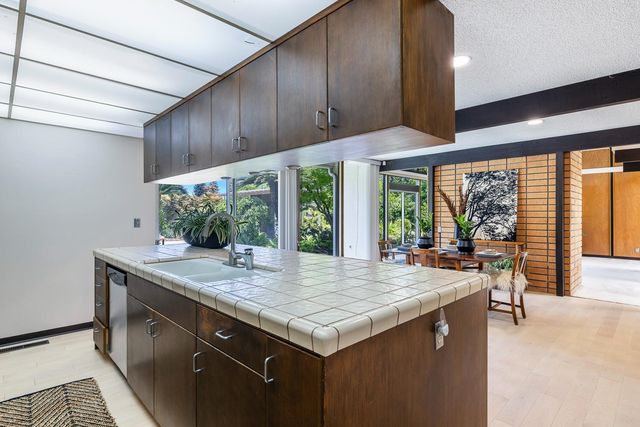 2530 W Wrenwood Avenue, Fresno, CA 93711