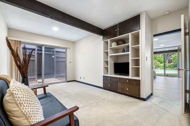 2530 W Wrenwood Avenue, Fresno, CA 93711