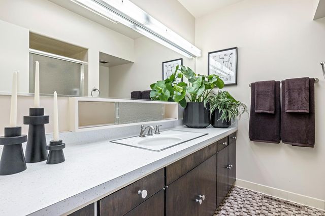 2530 W Wrenwood Avenue, Fresno, CA 93711