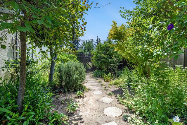 2530 W Wrenwood Avenue, Fresno, CA 93711