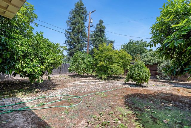 2530 W Wrenwood Avenue, Fresno, CA 93711