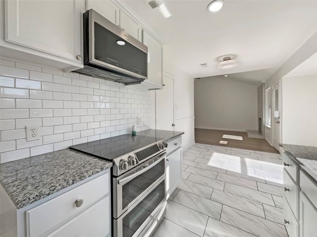 5716 Burton Avenue, Fort Worth, TX 76119