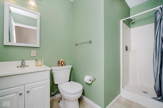 810 Ernie Lu Avenue, Anderson, IN 46013