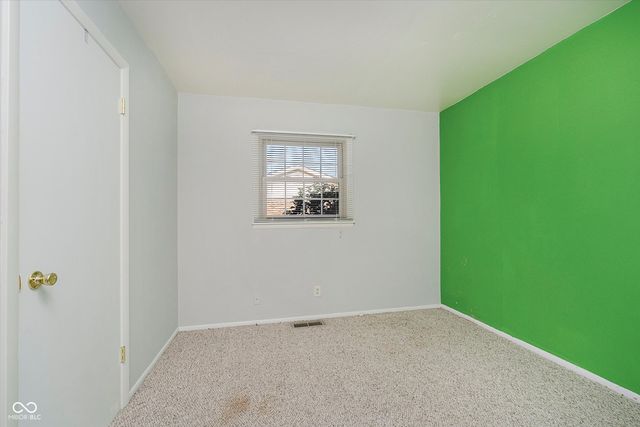 810 Ernie Lu Avenue, Anderson, IN 46013