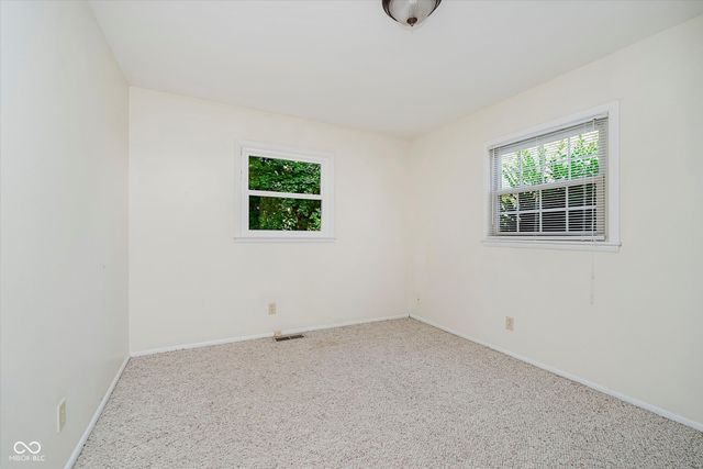 810 Ernie Lu Avenue, Anderson, IN 46013