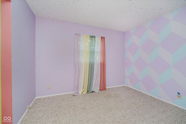 810 Ernie Lu Avenue, Anderson, IN 46013