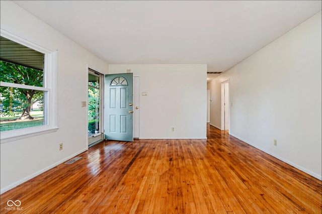 810 Ernie Lu Avenue, Anderson, IN 46013