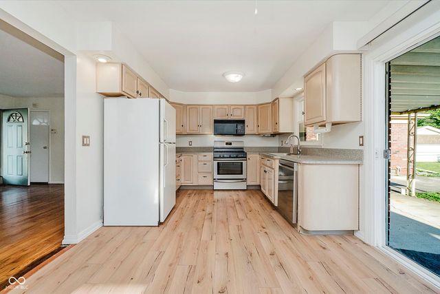 810 Ernie Lu Avenue, Anderson, IN 46013