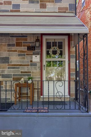254 E LEMON ST, Lancaster, PA 17602