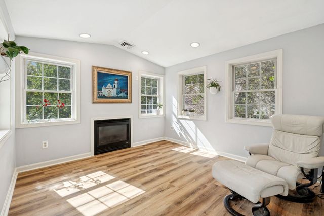 650 Douglas Street Extension, Manchester, NH 03102