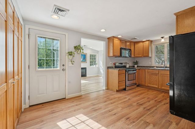 650 Douglas Street Extension, Manchester, NH 03102
