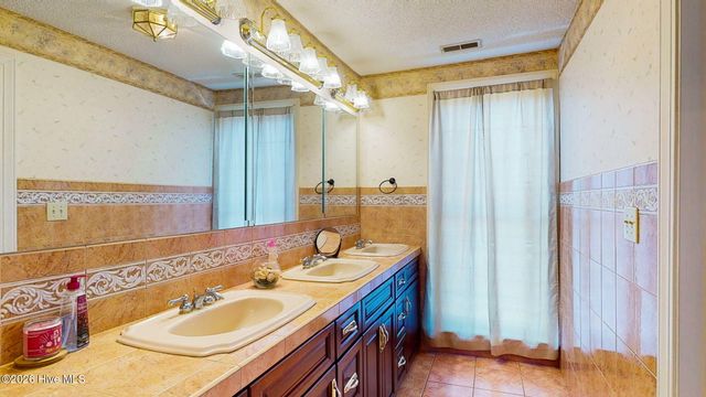 116 E Jones Street, Trenton, NC 28585