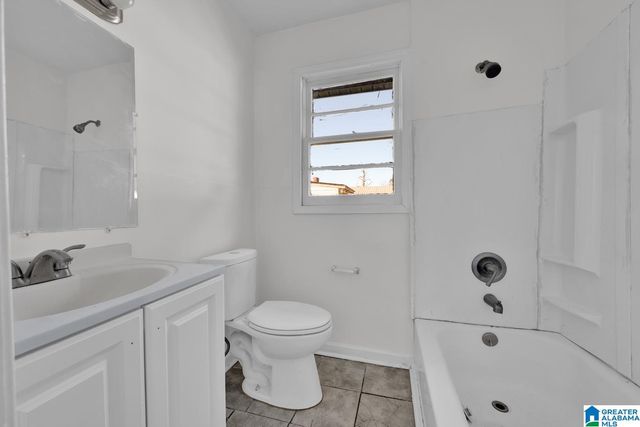 2 WASHINGTON SQUARE, Tuscaloosa, AL 35401