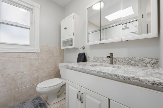 853 McElhaney Rd, Freedom, PA 15042