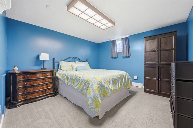 853 McElhaney Rd, Freedom, PA 15042
