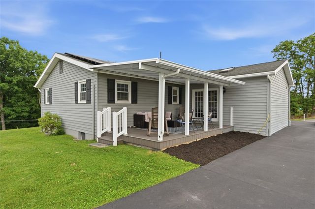 853 McElhaney Rd, Freedom, PA 15042