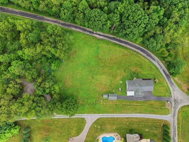 853 McElhaney Rd, Freedom, PA 15042