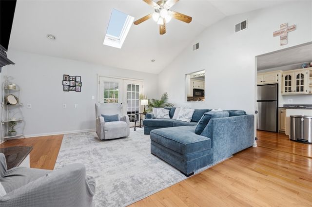 853 McElhaney Rd, Freedom, PA 15042