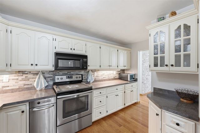 853 McElhaney Rd, Freedom, PA 15042