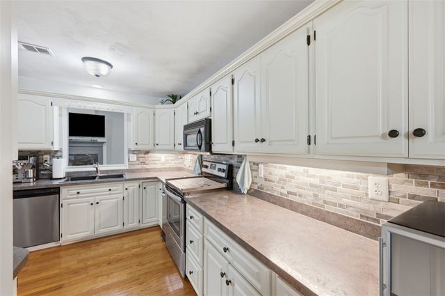 853 McElhaney Rd, Freedom, PA 15042