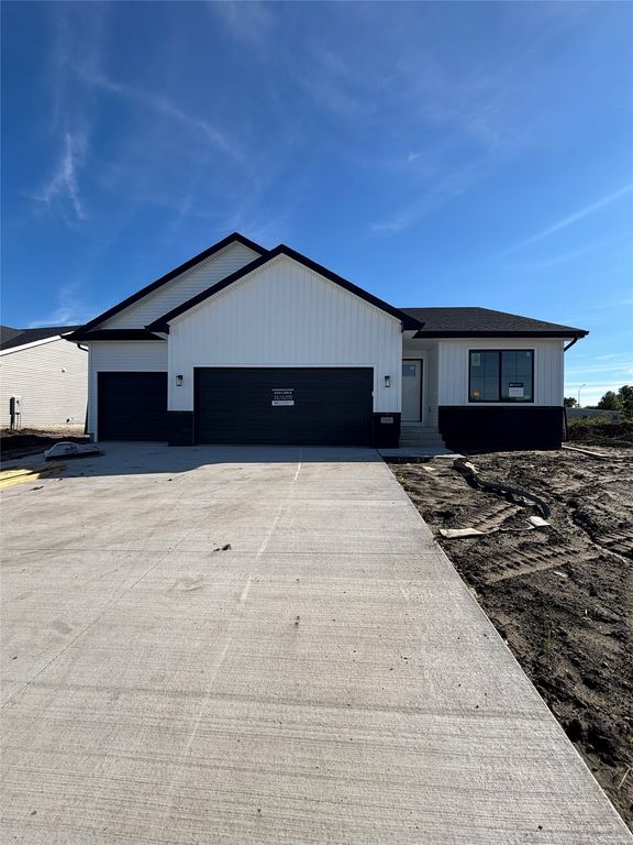 1501 Maple Street, Granger, IA 50109