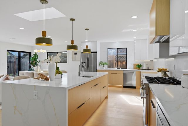 240 Victor Avenue, Campbell, CA 95008