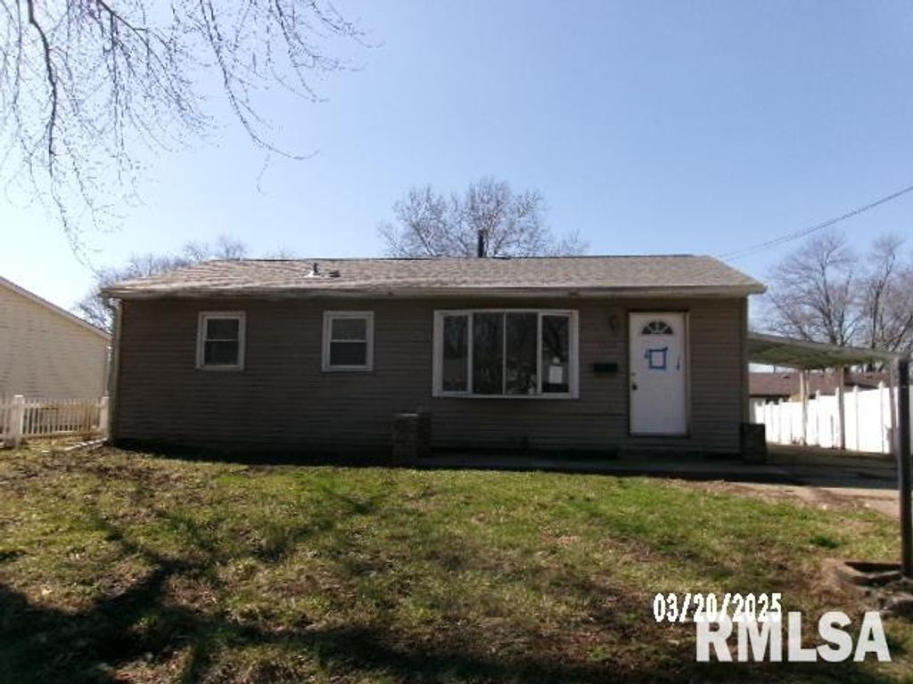 2022 WINDSOR Street, Pekin, IL 61554