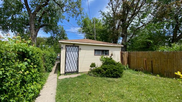 1040 W 104th Street, Chicago, IL 60643