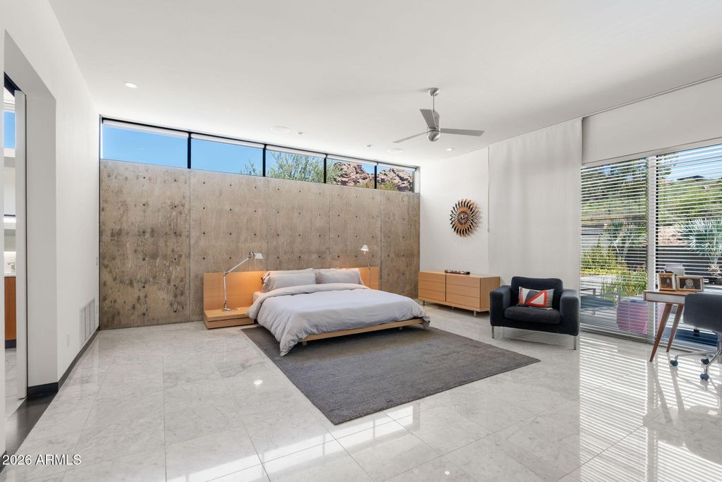Image 22 of property listing at 4605 E PALO VERDE Drive, Phoenix, AZ 85018