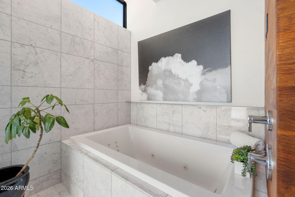 Image 30 of property listing at 4605 E PALO VERDE Drive, Phoenix, AZ 85018