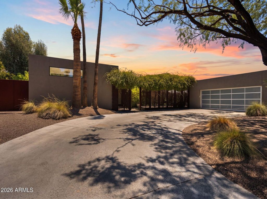 Image 61 of property listing at 4605 E PALO VERDE Drive, Phoenix, AZ 85018