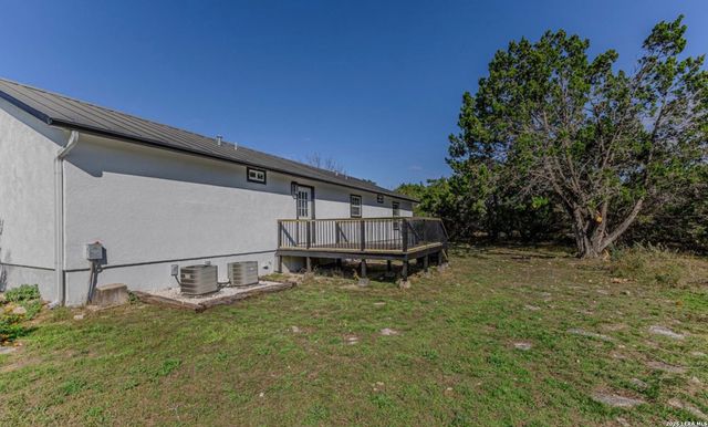 1620 GREEN MEADOW LN, Spring Branch, TX 78070