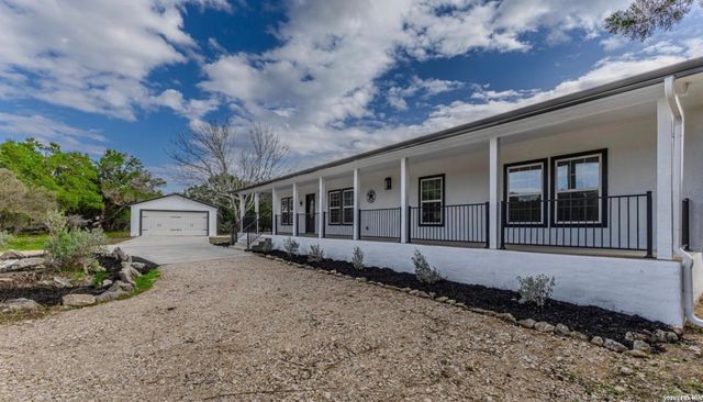 1620 GREEN MEADOW LN, Spring Branch, TX 78070