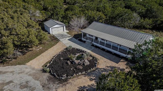 1620 GREEN MEADOW LN, Spring Branch, TX 78070