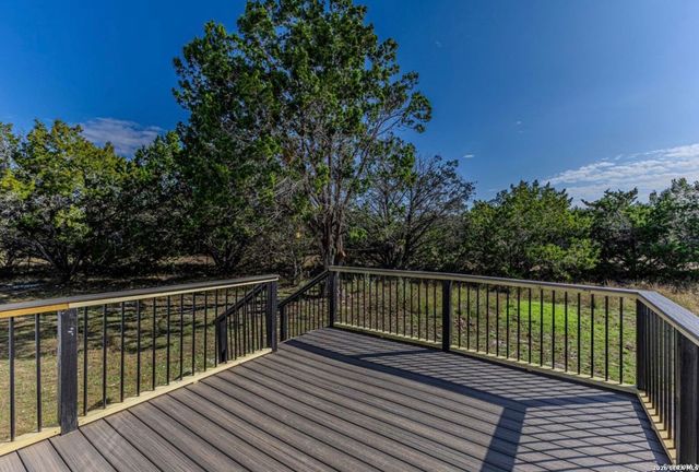 1620 GREEN MEADOW LN, Spring Branch, TX 78070