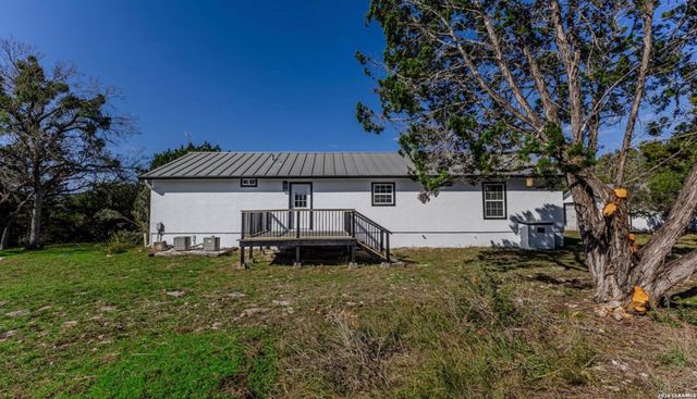 1620 GREEN MEADOW LN, Spring Branch, TX 78070