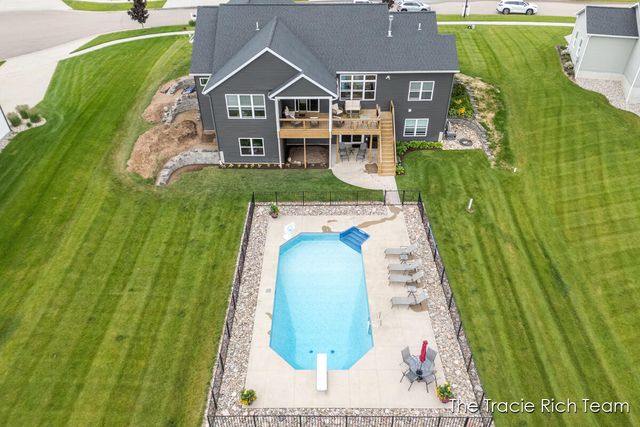 4187 Sheba Court NE, Belmont, MI 49306