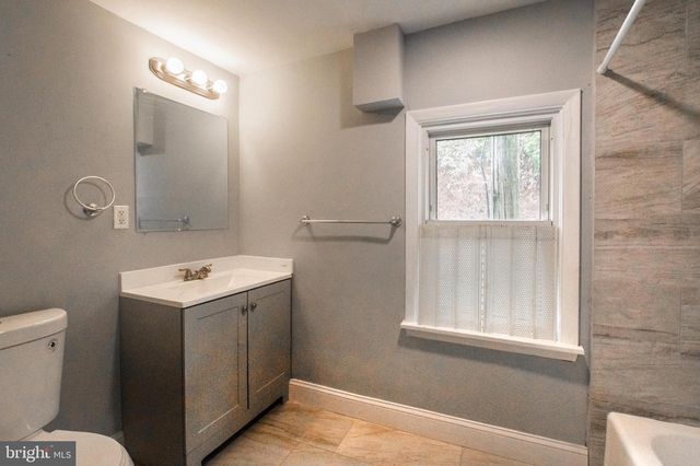 1425 MANOR RD, Coatesville, PA 19320