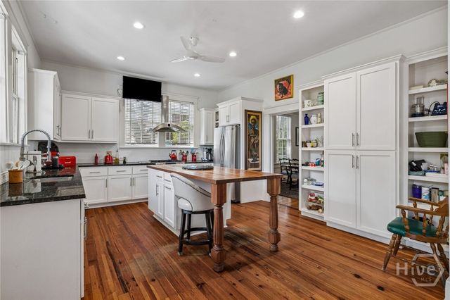 709 E 41st Street, Savannah, GA 31401