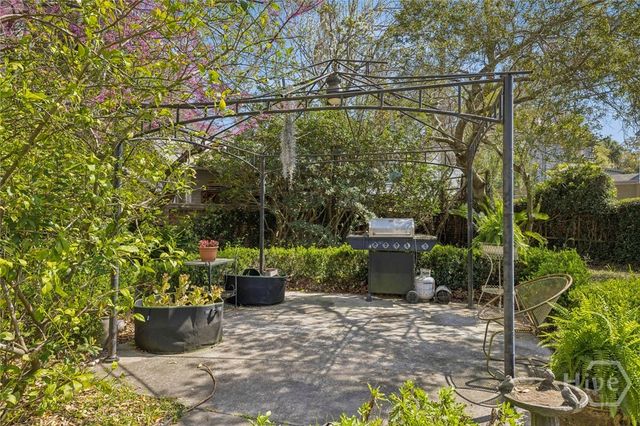 709 E 41st Street, Savannah, GA 31401