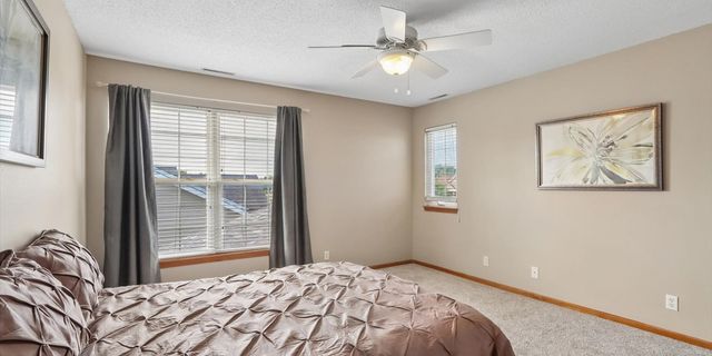 105 17th Avenue Court, Hiawatha, IA 52233